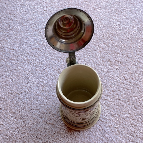 Vintage Collectors German Beer Stein.  Hunting theme. - Picture 8 of 9